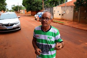 Moradores do Aero Rancho comemoram asfalto feito pelo Governo: “sem lama e nem barro” Moradores do Aero Rancho comemoram asfalto feito pelo Governo: “sem lama e nem barro”