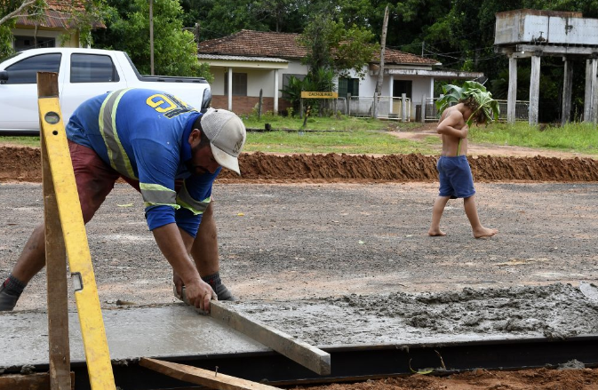 Com asfalto na reta final, moradores do Cachoeirão esperam mais turistas na região Com asfalto na reta final, moradores do Cachoeirão esperam mais turistas na região
