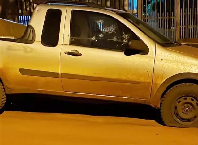 Homem é morto dentro de carro com vários tiros em cidade de ms