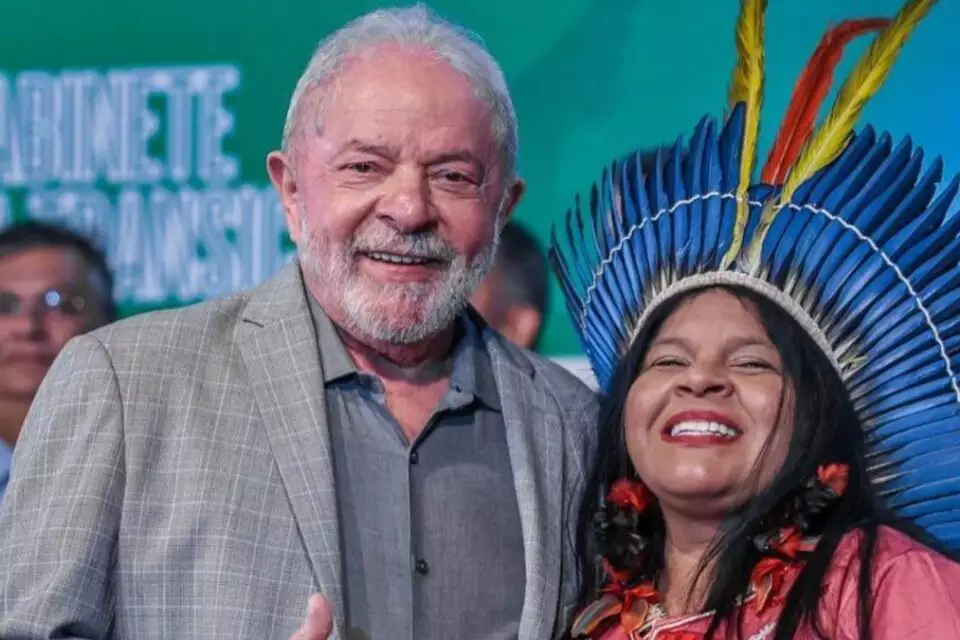 Lula assina homologa&ccedil;&atilde;o de seis terras ind&iacute;genas, ap&oacute;s cinco anos sem  demarca&ccedil;&otilde;es