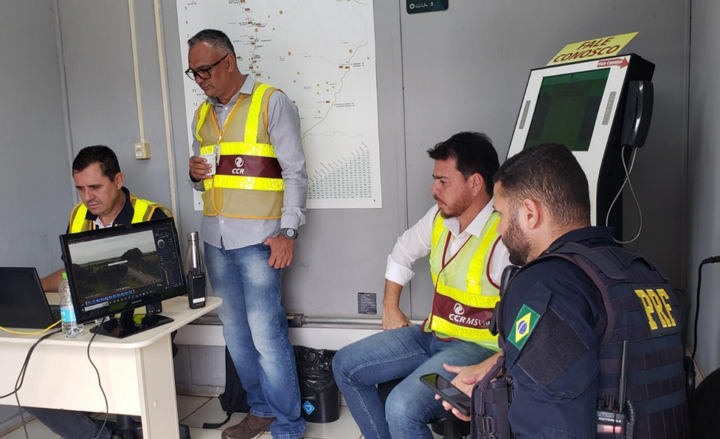 Mais de 130 condutores são flagrados em ultrapassagens indevidas na BR-163 Mais de 130 condutores são flagrados em ultrapassagens indevidas na BR-163