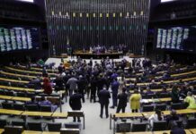 Projetos que beneficiam pessoas com transtorno do espectro autista podem ser votados nesta semana