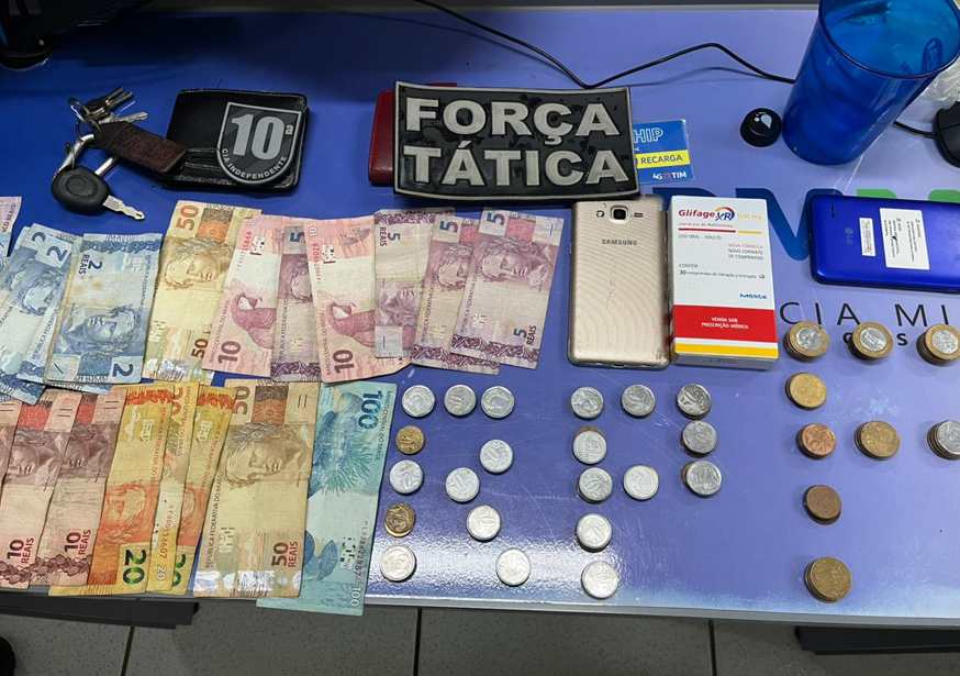 Quatro bandidos são presos após assalto em farmácia no trevo Imbirussu