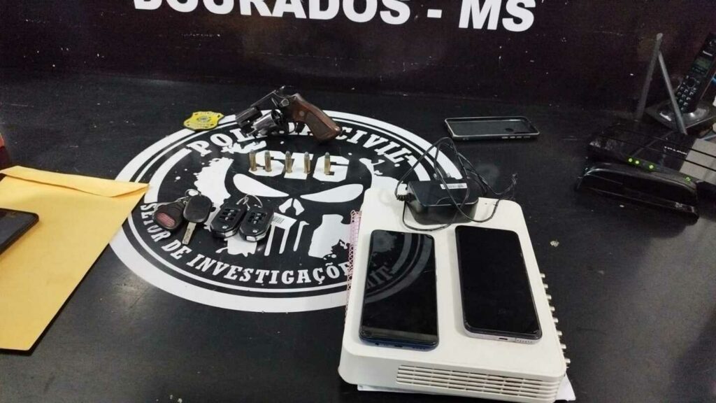Pai e filho são presos acusados de execução de cobrador em Dourados Pai e filho são presos acusados de execução de cobrador em Dourados