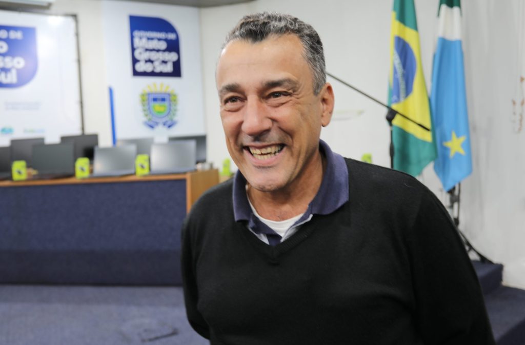 Entrega de maquinário crescerá produção e renda do agricultor familiar, dizem prefeitos Entrega de maquinário crescerá produção e renda do agricultor familiar, dizem prefeitos