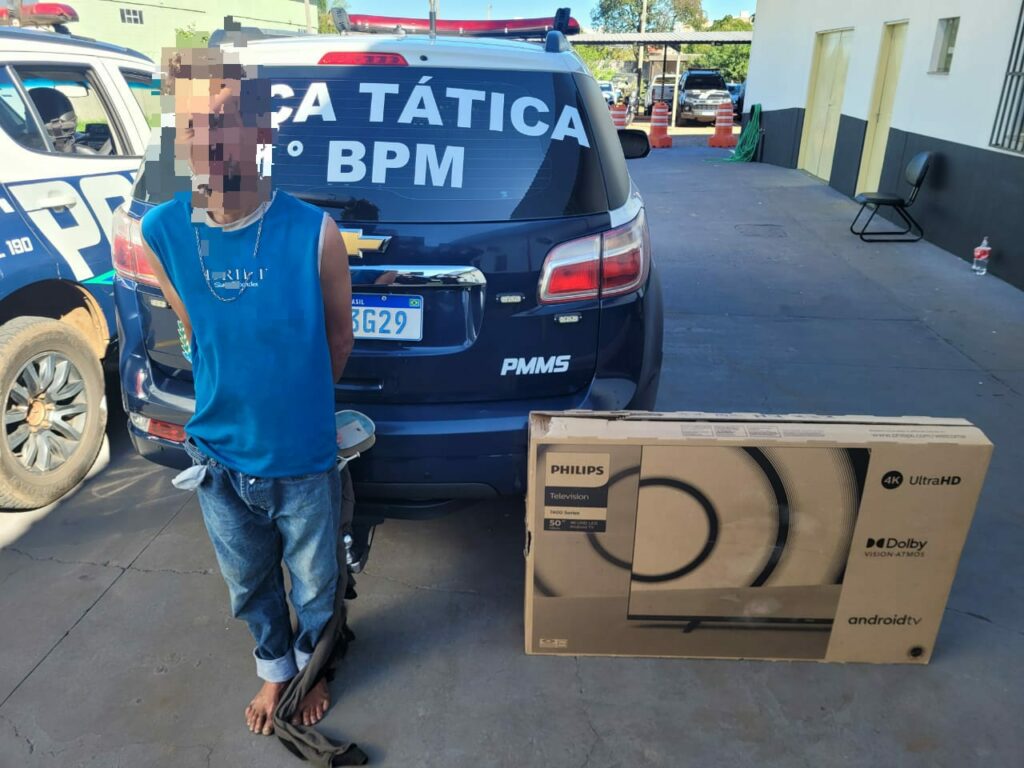 PM captura homem em flagrante de furto de TV no centro da Capital PM captura homem em flagrante de furto de TV no centro da Capital