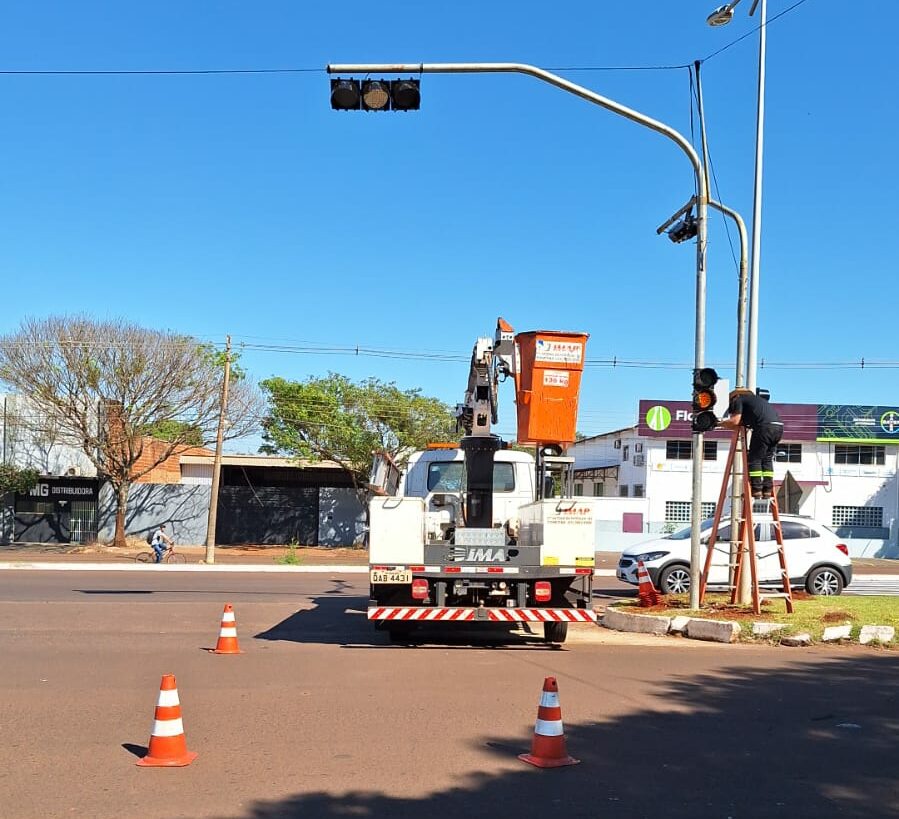 Novo semáforo na avenida Guaicurus está em período de teste