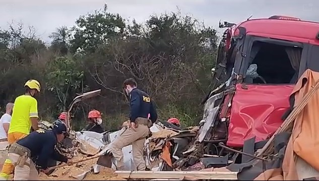 Veja quem são as vítimas do acidente entre caminhonete e duas carretas na  BR-163 em MT - Primeira Hora