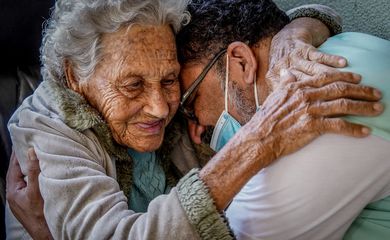 Violências contra idosos podem ter diferentes facetas