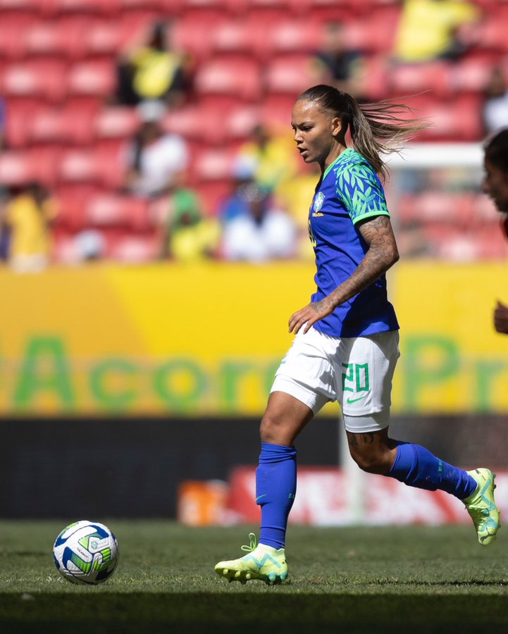 Seleção Feminina chega a cidade-sede da 1ª fase da Copa Mundo de Futebol Seleção Feminina chega a cidade-sede da 1ª fase da Copa Mundo de Futebol