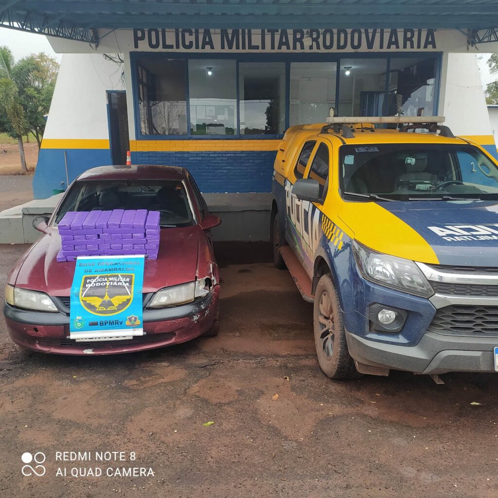 Adolescente é apreendido com droga que seria levada para estado do Paraná Adolescente é apreendido com droga que seria levada para estado do Paraná