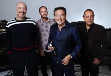 Ira! ‘passeia’ entre rock, blues e punk em show na Praça do Rádio Clube