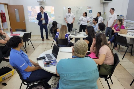 Professores do Sesi MS participam de formação continuada em educação tecnológica