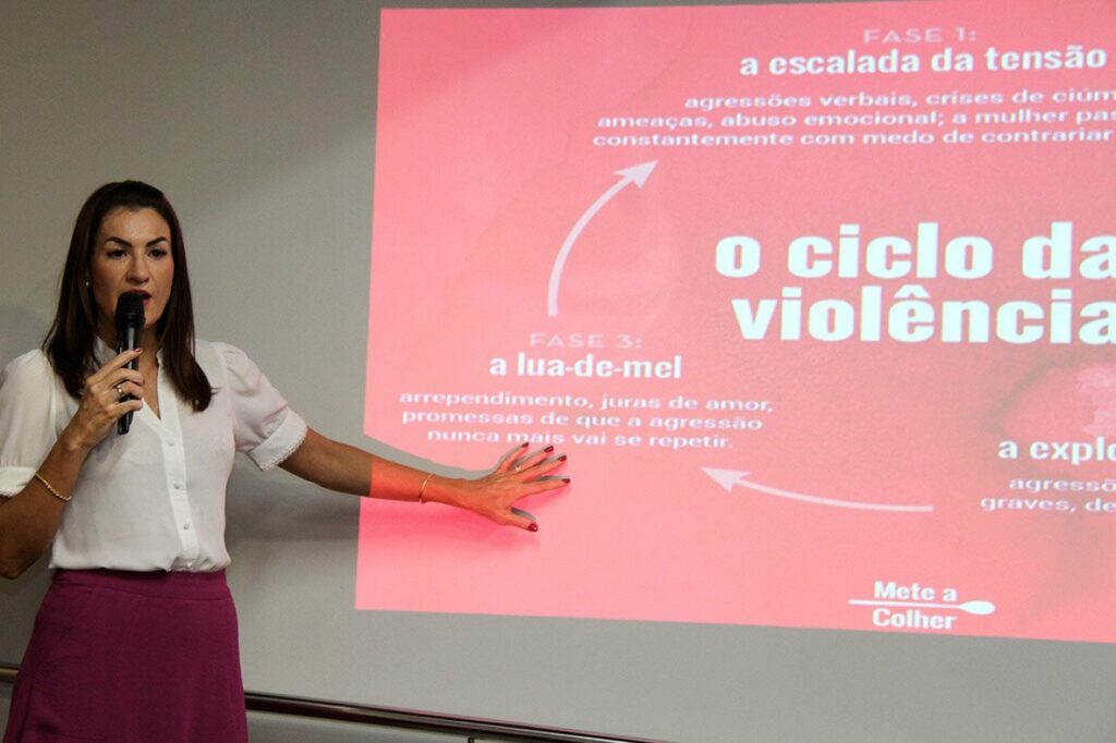 Agosto Lilás: ALEMS proporciona tarde de conhecimento e autoestima da mulher