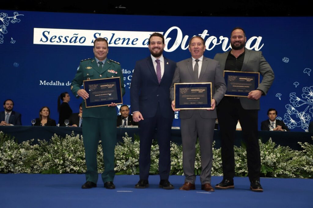 Presidente da ALEMS enaltece momento de estabilidade política ao receber título Presidente da ALEMS enaltece momento de estabilidade política ao receber título