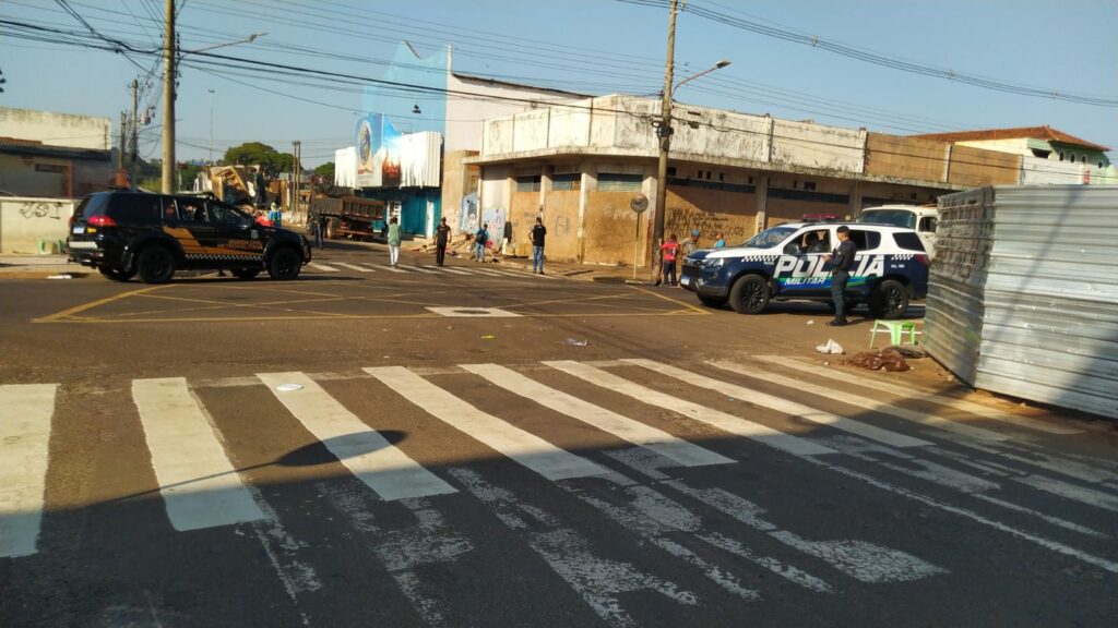 Prefeitura realiza mutirão de limpeza na antiga rodoviária de Campo Grande Prefeitura realiza mutirão de limpeza na antiga rodoviária de Campo Grande