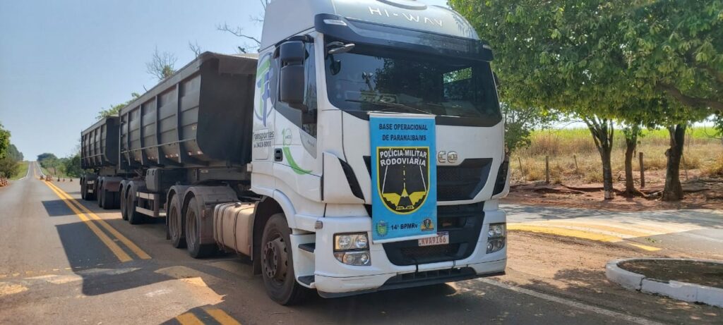 Caminhoneiro é preso transportando drogas em veículo de serviço em Paranaíba Caminhoneiro é preso transportando drogas em veículo de serviço em Paranaíba