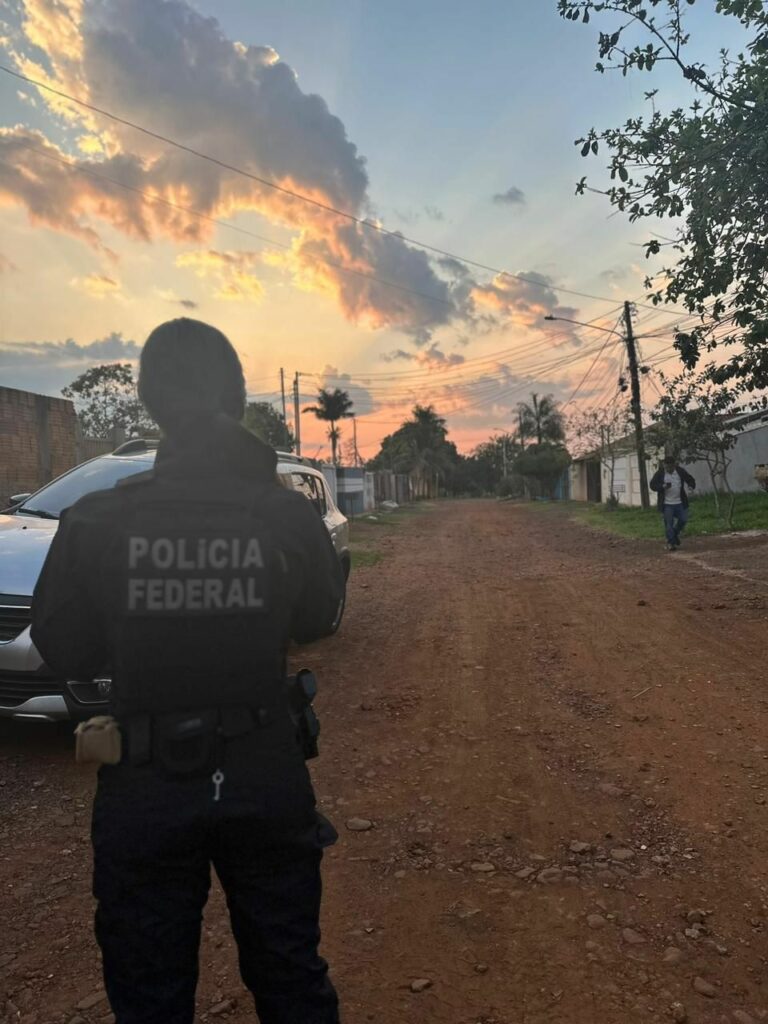 PF faz operação 'veracidades' sobre fraudes no registro de armas na Capital