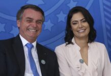 Bolsonaro pede que Michelle entre na política apenas após março de 2026