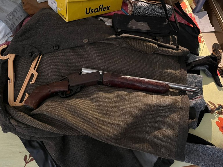 PF apreendendo armas e drogas também age em outra fronteira de MS contra tráfico internacional PF apreendendo armas e drogas também age em outra fronteira de MS contra tráfico internacional