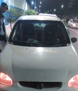 Polícia Militar recupera veículo furtado antes de vítima perceber crime Polícia Militar recupera veículo furtado antes de vítima perceber crime