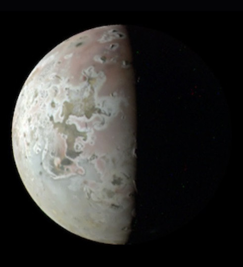 NASA capta imagens mais detalhadas de lua de Júpiter