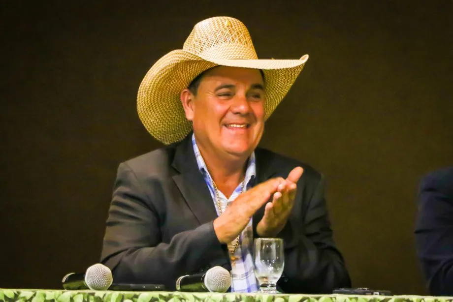 Prefeito terá que demitir comissionados e trazer concursados a cargos técnicos Prefeito terá que demitir comissionados e trazer concursados a cargos técnicos