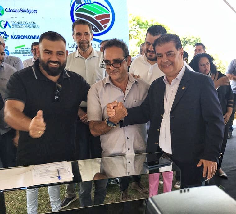Senador Nelsinho é enaltecido pelo projeto da Rota Bioceânica em inauguração a UEMS em Mundo Novo Senador Nelsinho é enaltecido pelo projeto da Rota Bioceânica em inauguração a UEMS em Mundo Novo