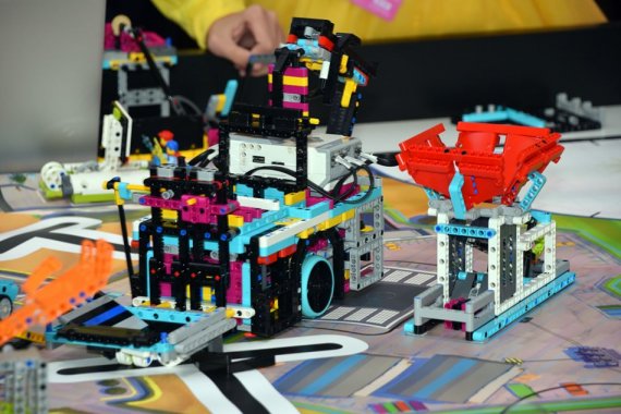 Nova temporada do torneio de robótica da Escola Sesi explora o mundo das artes