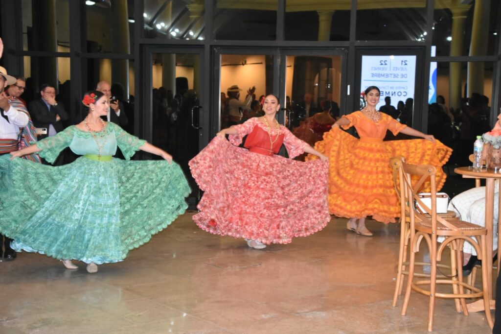 Empresários de MS chegam a Assunção a estreitar relações comerciais na Expo PY-Brasil Empresários de MS chegam a Assunção a estreitar relações comerciais na Expo PY-Brasil