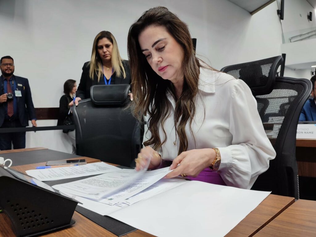 1º Concurso de Redação: Último dia para escolas enviarem redações à ALEMS 1º Concurso de Redação: Último dia para escolas enviarem redações à ALEMS