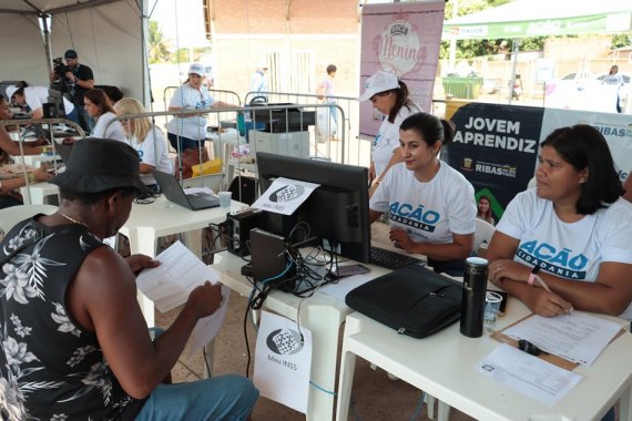 Ação Cidadania atrai mais de 3 mil pessoas e faz mais de 5 mil atendimentos em Ribas do Rio Pardo Ação Cidadania atrai mais de 3 mil pessoas e faz mais de 5 mil atendimentos em Ribas do Rio Pardo