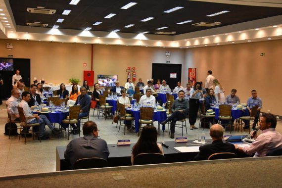 Reunião do Comitê Empresa-Escola atrai interesse internacional