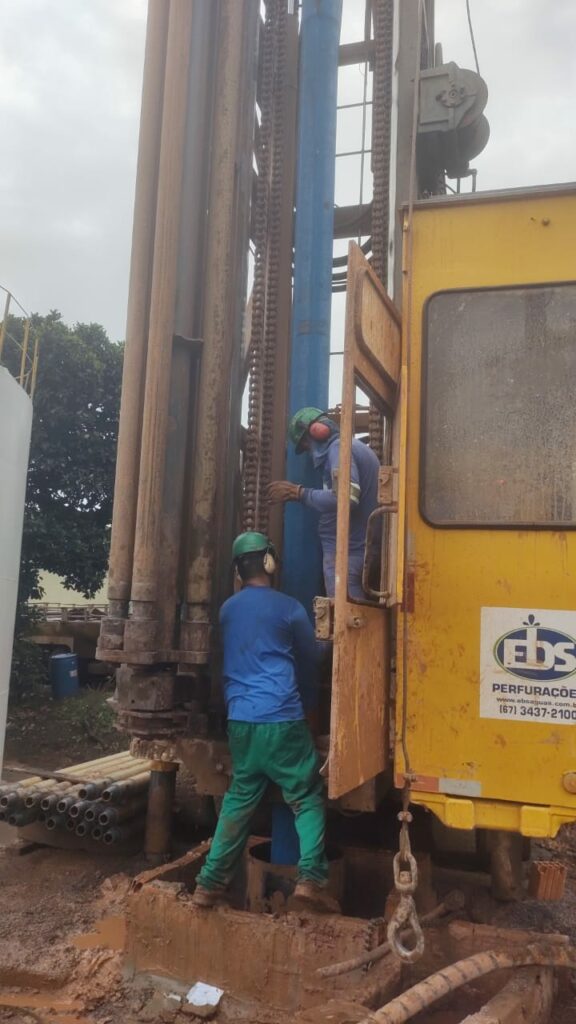 Sanesul realiza teste de vazão em novo poço de Amambaí Sanesul realiza teste de vazão em novo poço de Amambaí