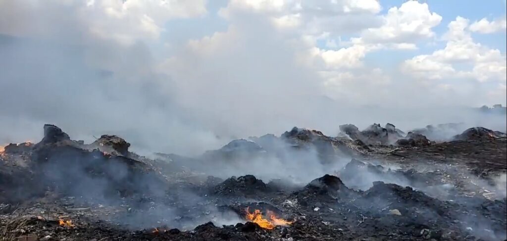 Antiga fábrica de refrigerantes pega fogo em Campo Grande