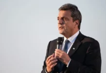 Sergio Massa reconhece derrota para Javier Milei nas eleições presidenciais