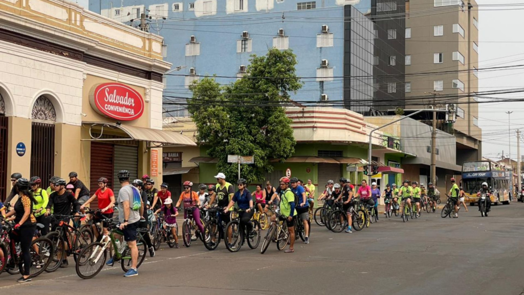Cicloturismo reúne mais de 300 pessoas em Campo Grande Cicloturismo reúne mais de 300 pessoas em Campo Grande