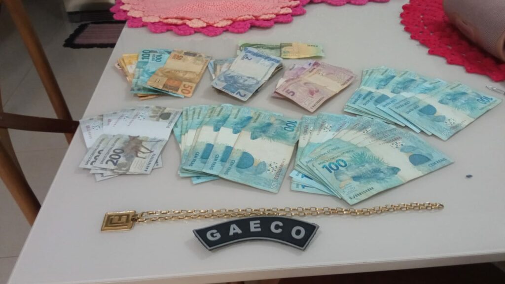 Vereador preso: MPE com 'Laços Ocultos' cumpre 50 mandados em municípios de MS e estado de SC Vereador preso: MPE com 'Laços Ocultos' cumpre 50 mandados em municípios de MS e estado de SC
