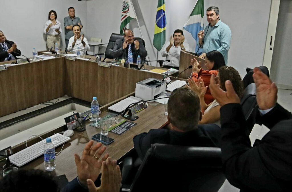 Em Inocência, governador Eduardo Riedel reforça compromisso do Estado com o desenvolvimento das cidades