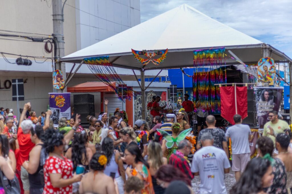 Bloco 'As Depravadas' vai levar ‘Paz & Amor & Alegria & Carnaval’ ao carnaval de Campo Grande