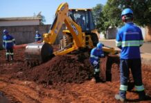 Semana inicia com implantação de rede de esgoto em cinco bairros da Capital
