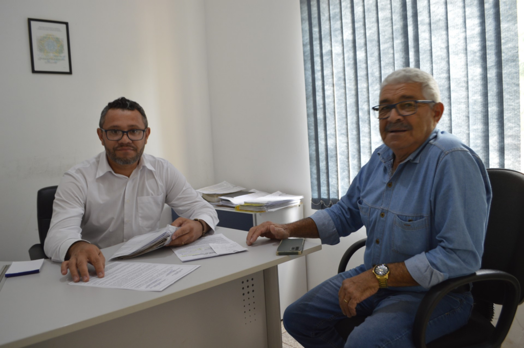 Frentistas discutem reajuste salarial em reunião no domingo