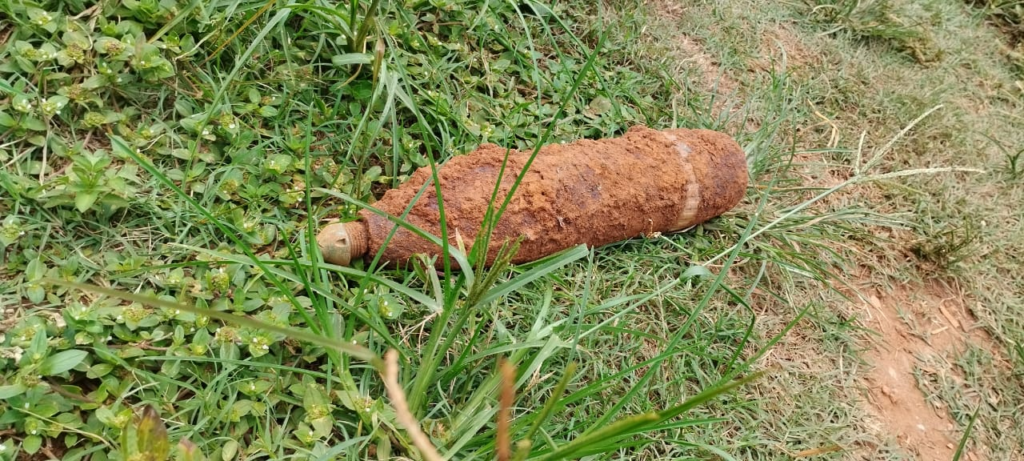 Bala de canhão é encontrada em plantação de mandioca na Capital