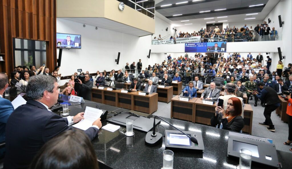 "MS está perto de erradicar extrema pobreza", destaca governador na abertura do ano legislativo "MS está perto de erradicar extrema pobreza", destaca governador na abertura do ano legislativo