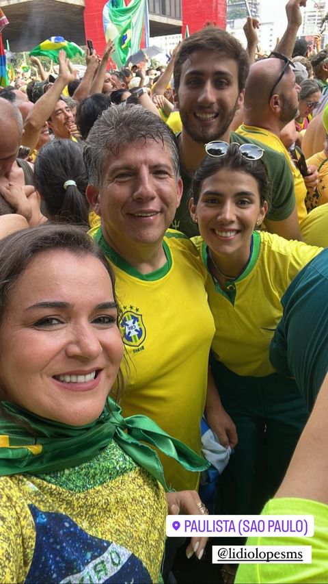Manifestação com apoiadores de Bolsonaro lota Avenida Paulista