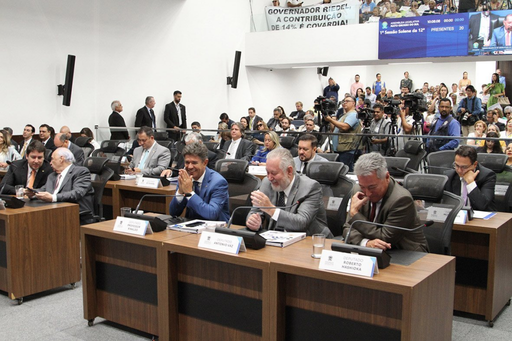 Deputados destacam comprometimento com bem-estar de quem vive em MS Deputados destacam comprometimento com bem-estar de quem vive em MS