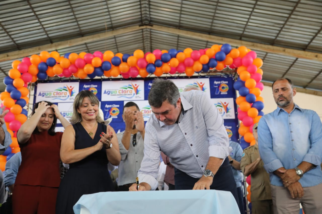 Água Clara recebe investimentos na ordem de R$ 71 milhões do Governo do Estado Água Clara recebe investimentos na ordem de R$ 71 milhões do Governo do Estado