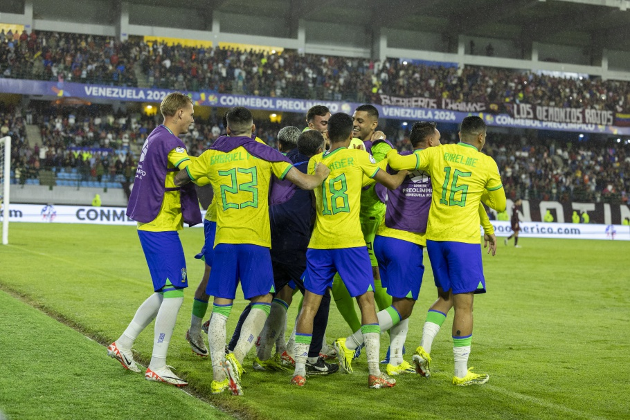 Brasil vence Venezuela e vai decidir vaga em Paris contra Argentina