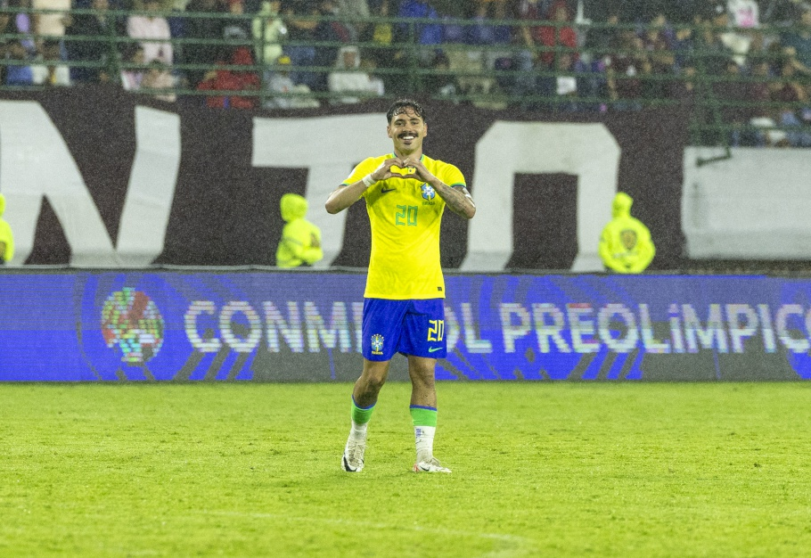 Brasil vence Venezuela e vai decidir vaga em Paris contra Argentina