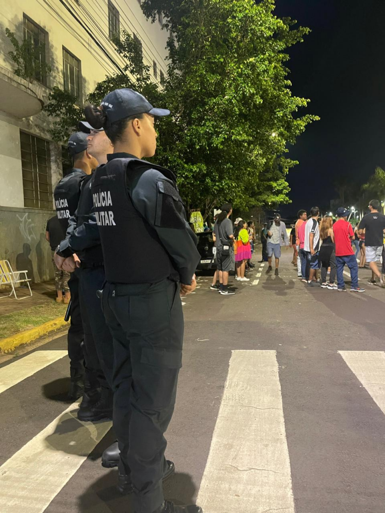 Primeira noite de Carnaval reune quase 5 mil pessoas na Esplanada Primeira noite de Carnaval reune quase 5 mil pessoas na Esplanada